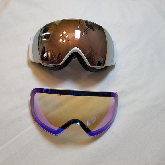 SMITH White Snow Goggles - Picture 2 of 6